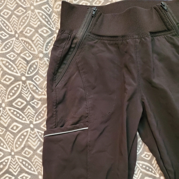Donating end of December! Women's Jogger Style Scrub Pants - Picture 13 of 14